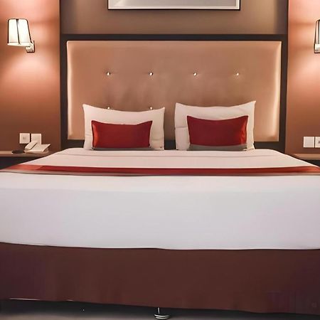 Travello Hotel Бандунг Екстериор снимка