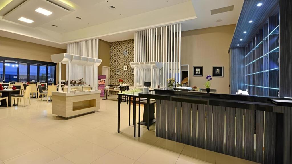 Travello Hotel Бандунг Екстериор снимка