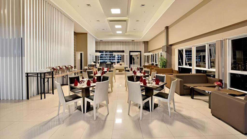 Travello Hotel Бандунг Екстериор снимка