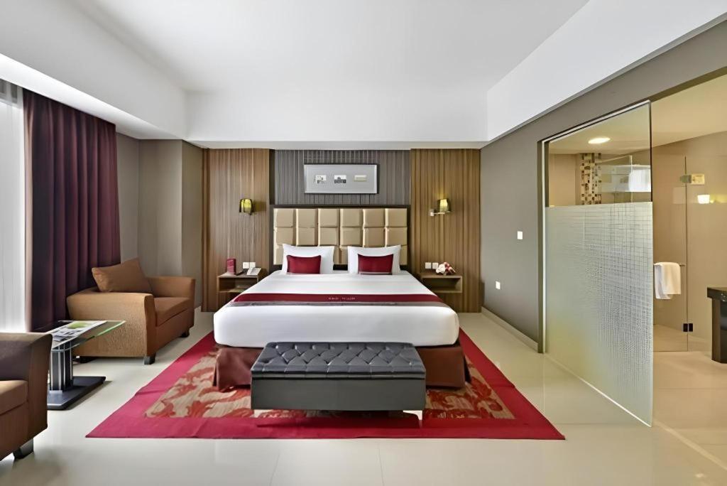 Travello Hotel Бандунг Екстериор снимка