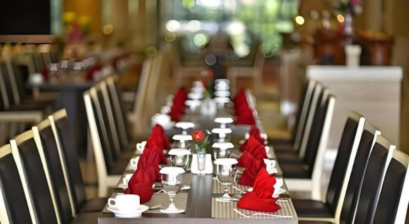 Travello Hotel Бандунг Екстериор снимка