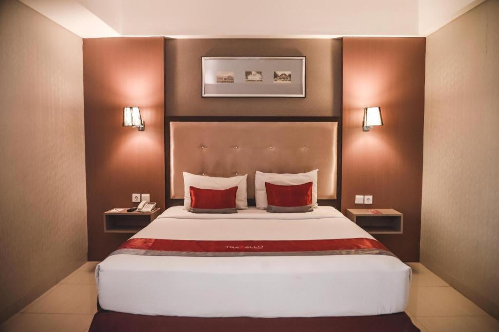 Travello Hotel Бандунг Екстериор снимка
