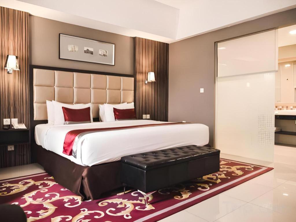 Travello Hotel Бандунг Екстериор снимка