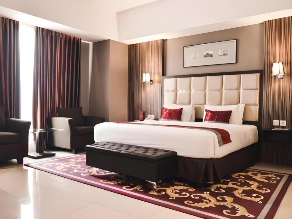 Travello Hotel Бандунг Екстериор снимка