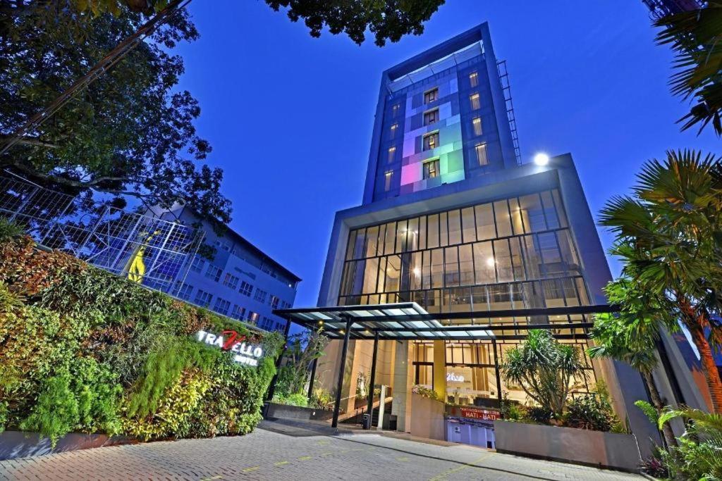 Travello Hotel Бандунг Екстериор снимка