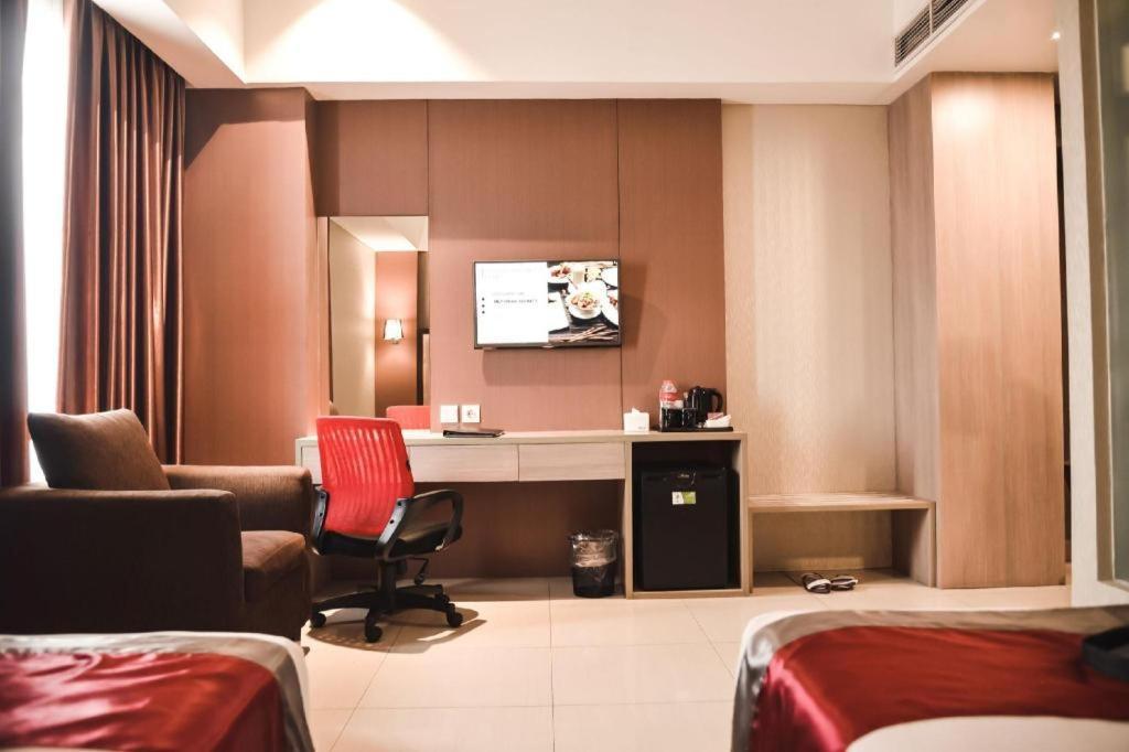 Travello Hotel Бандунг Екстериор снимка