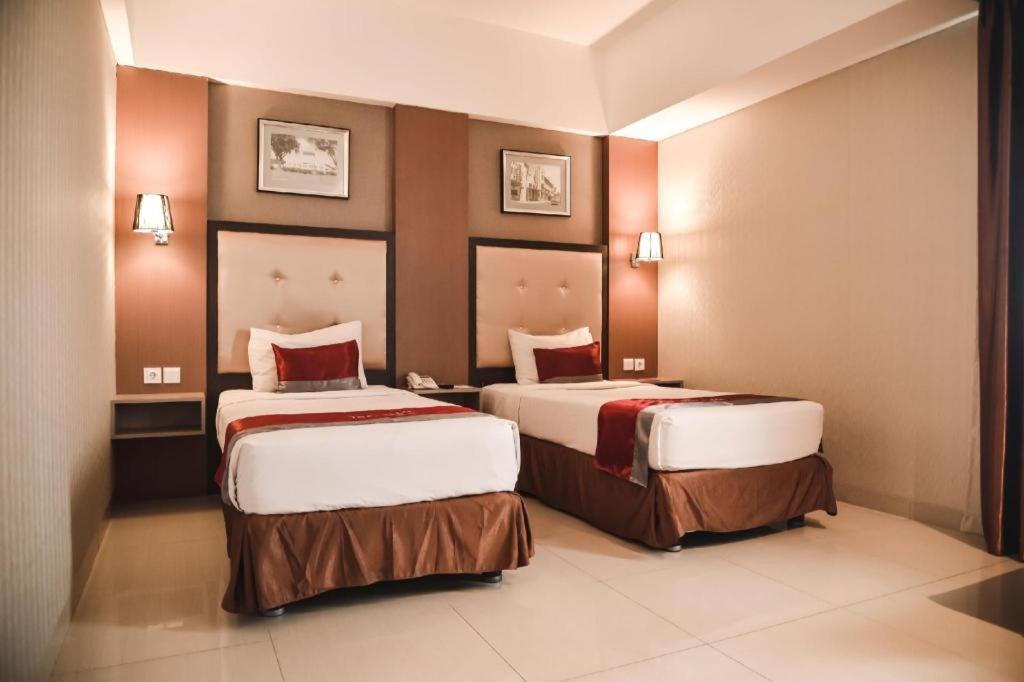 Travello Hotel Бандунг Екстериор снимка
