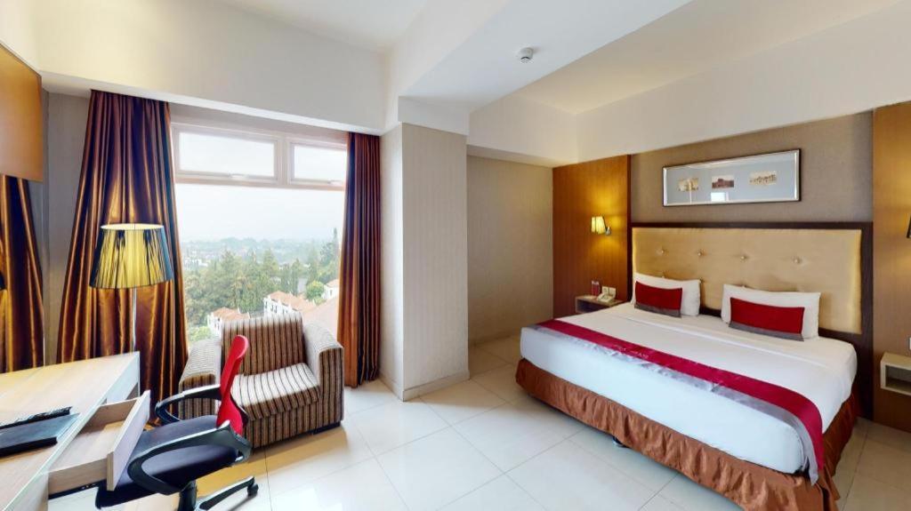 Travello Hotel Бандунг Екстериор снимка