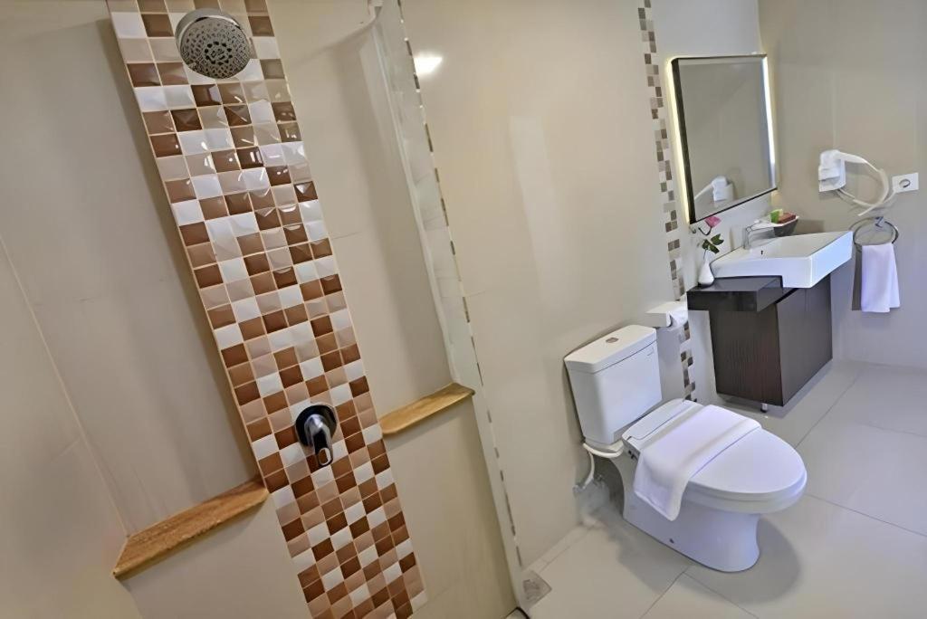Travello Hotel Бандунг Екстериор снимка