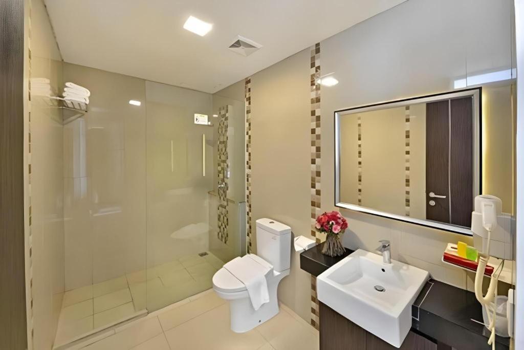 Travello Hotel Бандунг Екстериор снимка