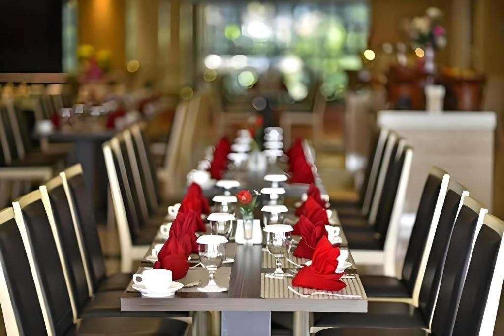 Travello Hotel Бандунг Екстериор снимка